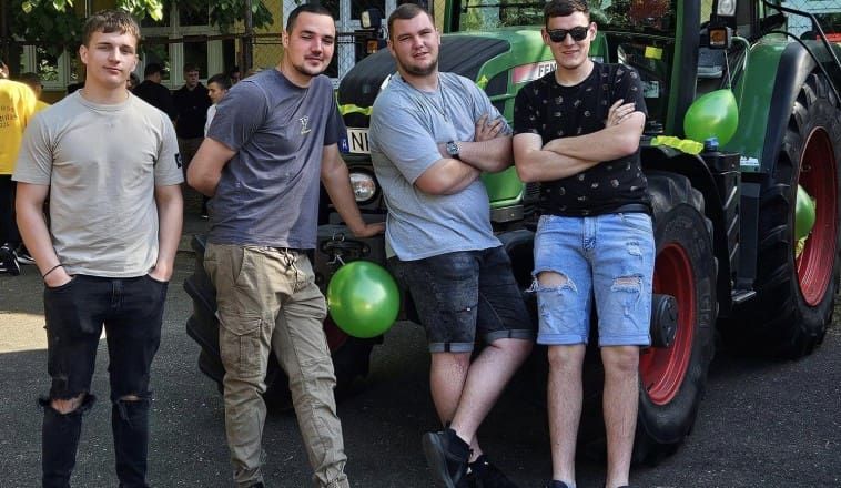 Méltóképpen „sárgultak” a szalkai agráros diákok