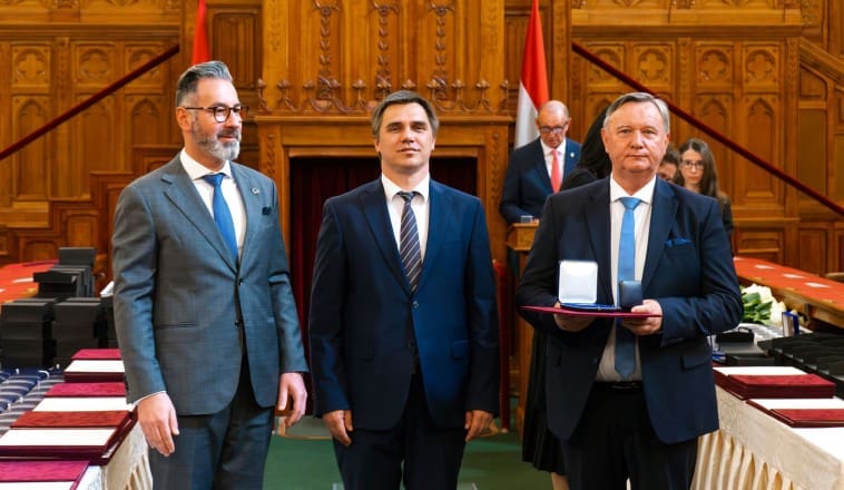 Közös ügy: Életeket menteni, épületeket szépíteni