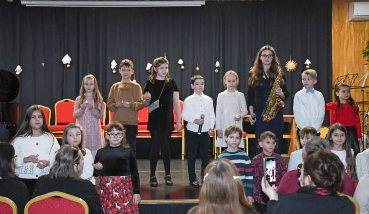 Az ünnepvárás örömét a zene segítségével élték át