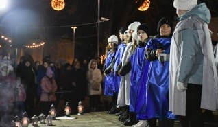 A harmadik gyertyát is meggyújtottuk