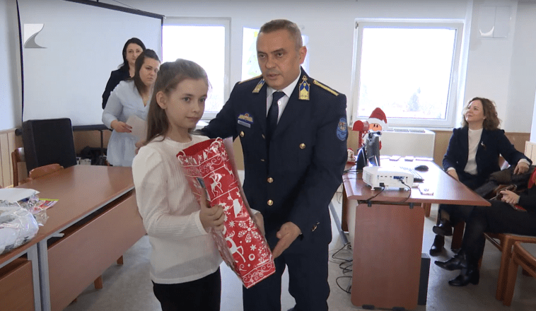 Rajzokon keresztül üzennek a gyermekek