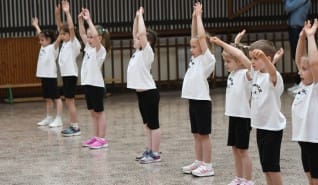 Tornabemutatót tartott a Mária Kertje