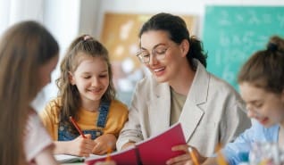 Pályázat iskolalelkészi állásra