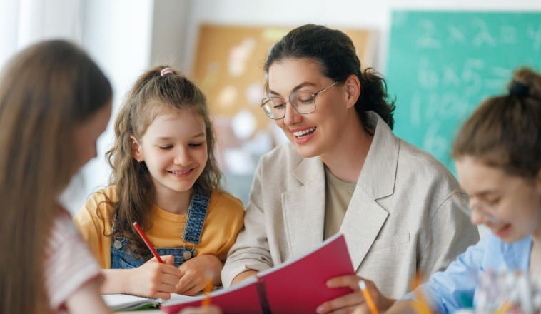 Pályázat iskolalelkészi állásra