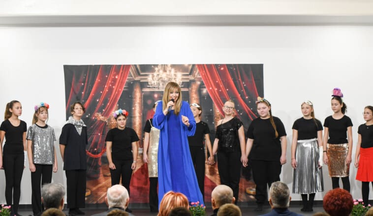 Átadták a Padlásszínházat