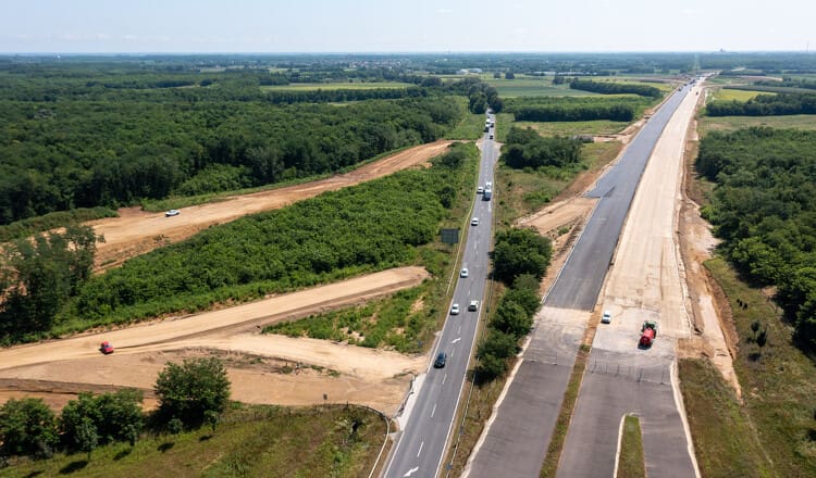 Célegyenesben az M49-es Mátészalka térségében