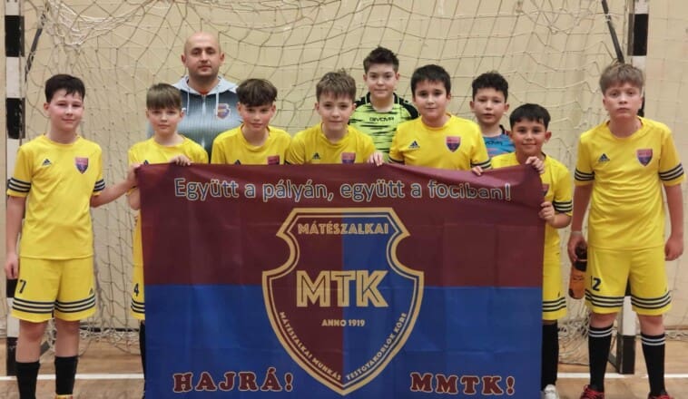 Kiszakadt a gólzsák